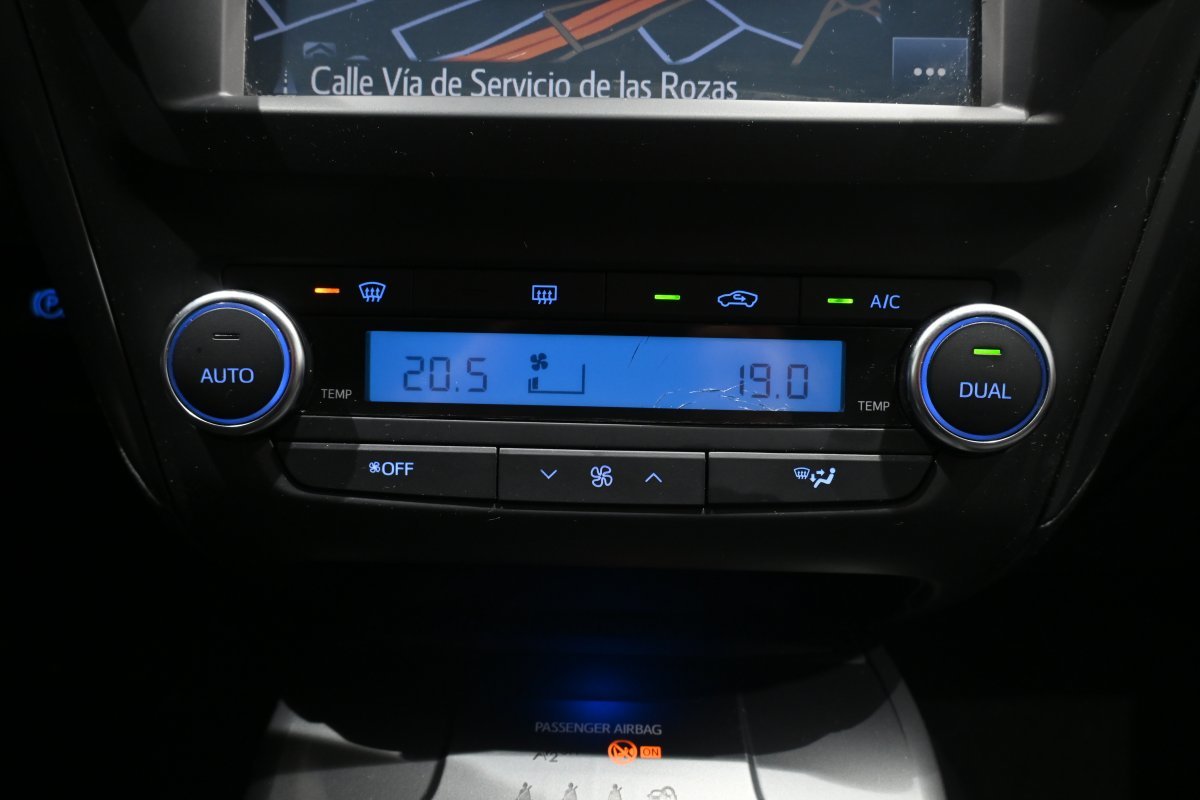 Foto Toyota Avensis 17