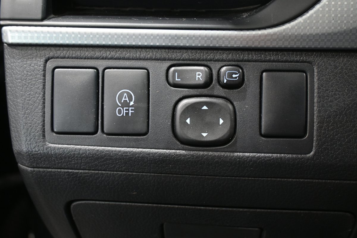 Foto Toyota Avensis 26