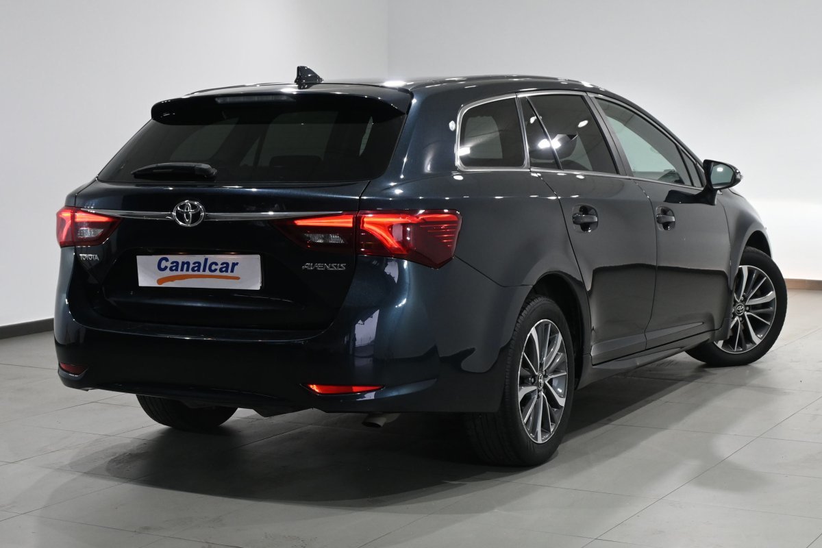 Foto Toyota Avensis 4