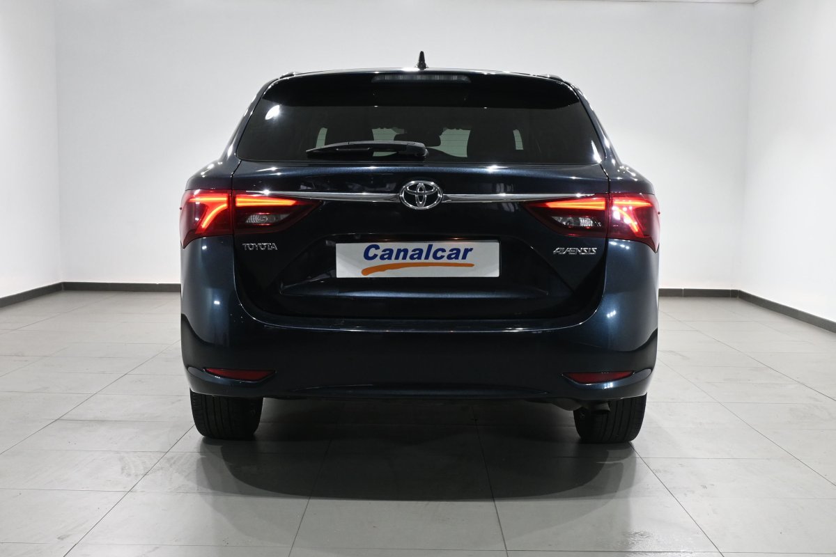 Foto Toyota Avensis 5