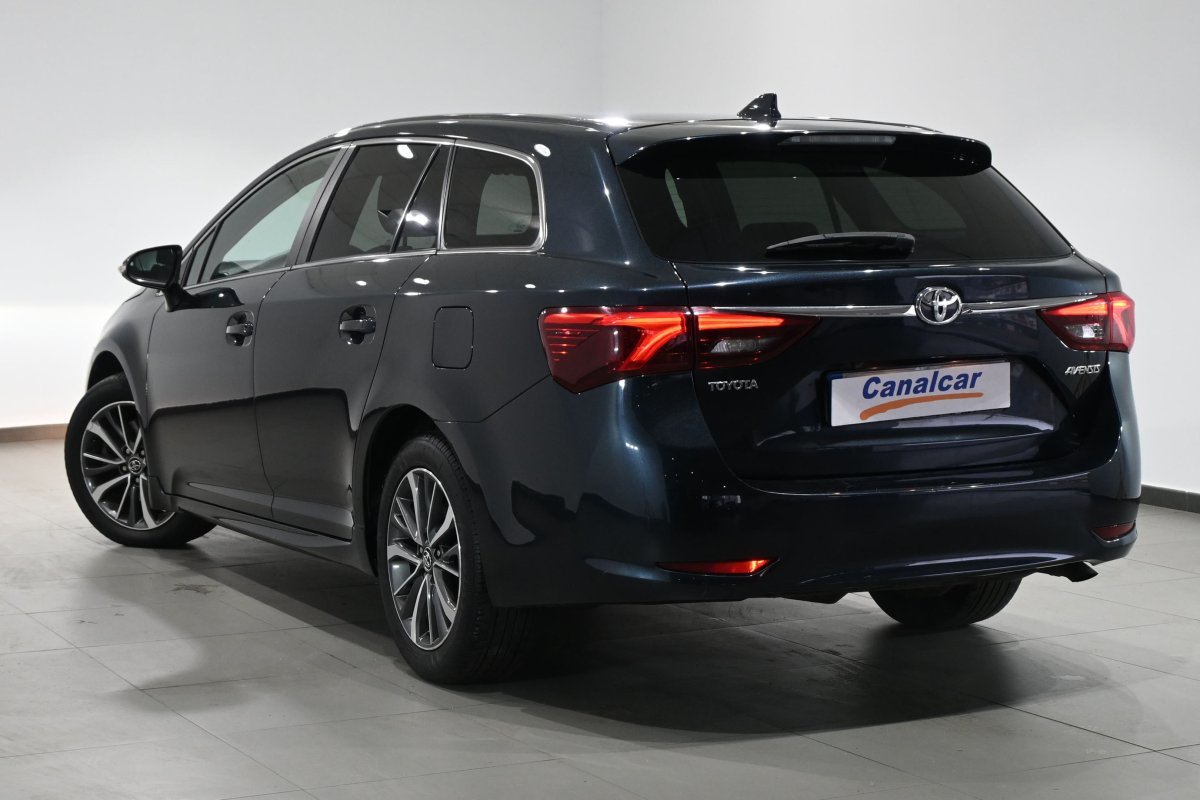 Foto Toyota Avensis 6