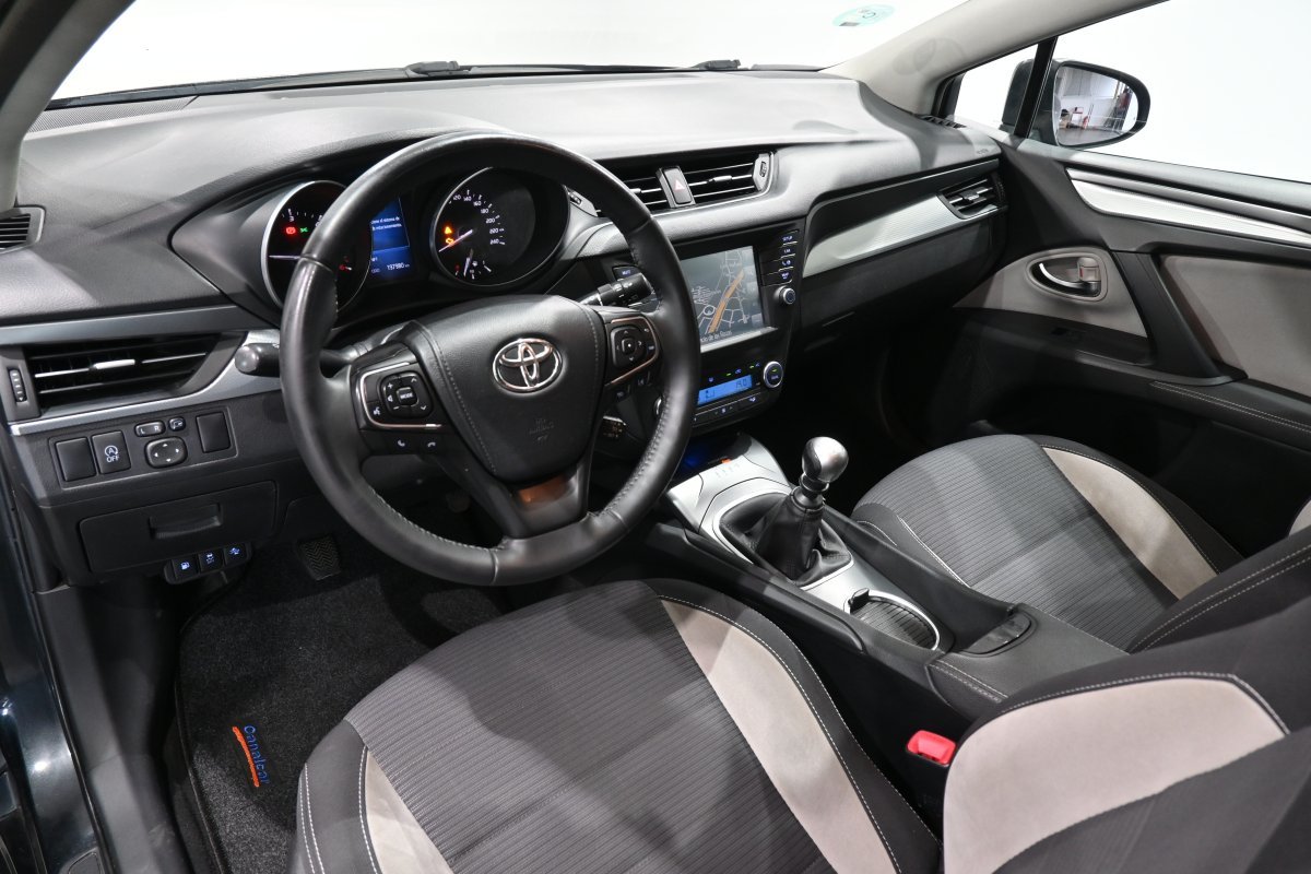 Foto Toyota Avensis 9