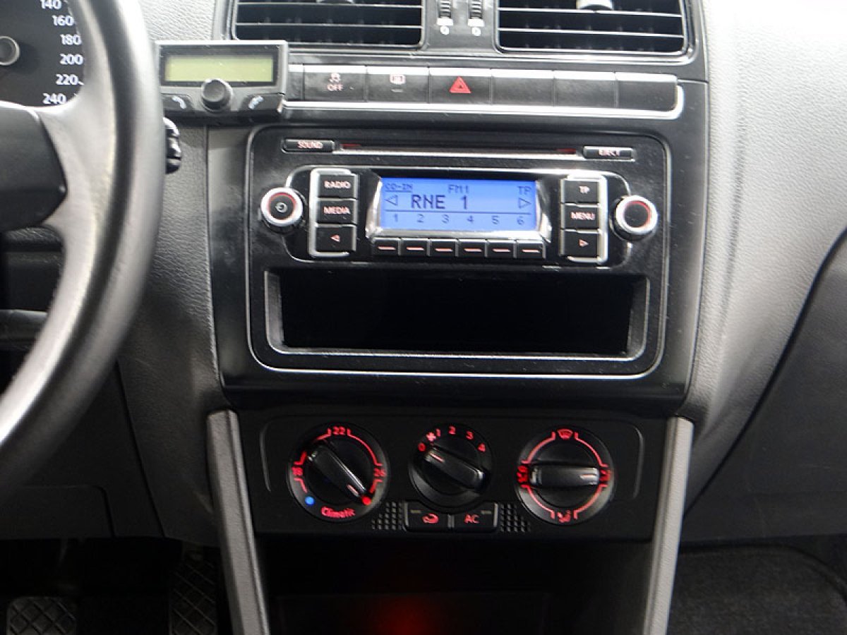 Foto Volkswagen Polo 25