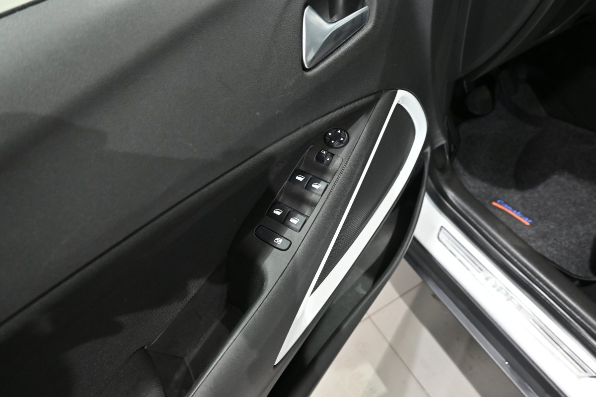 Foto Opel Crossland X 27