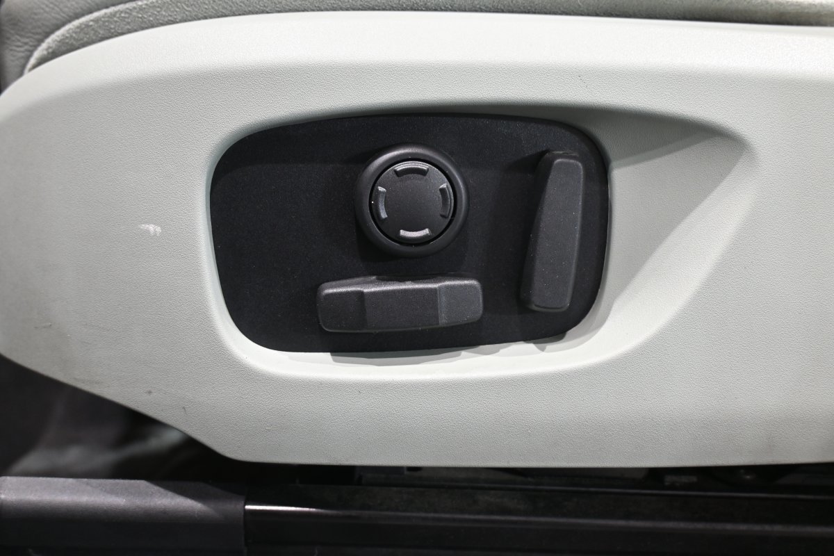 Foto Land-Rover Discovery Sport 32