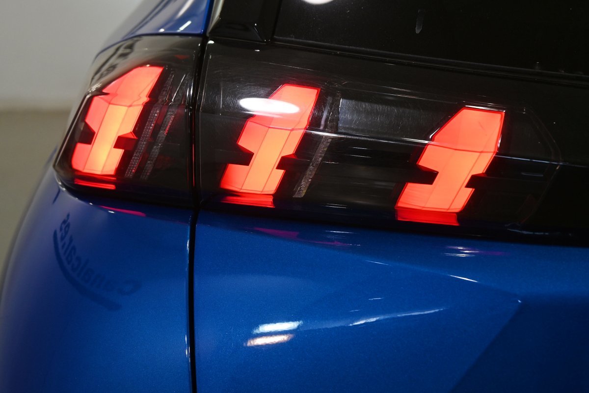 Foto Peugeot e-2008 10