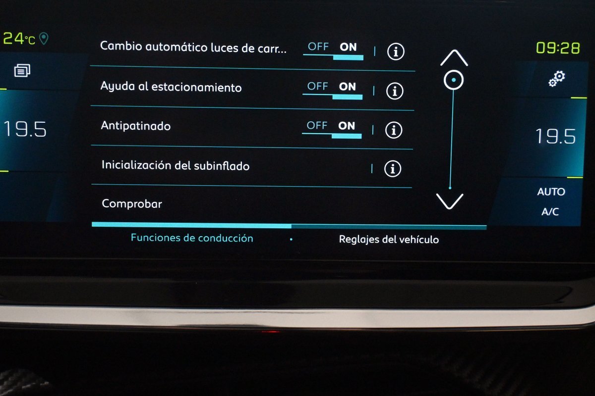 Foto Peugeot e-2008 24