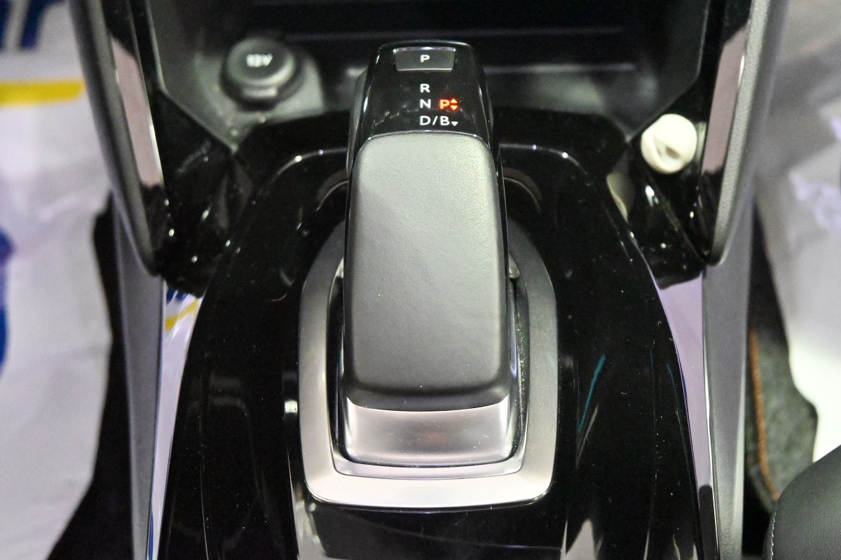 Foto Peugeot e-2008 33