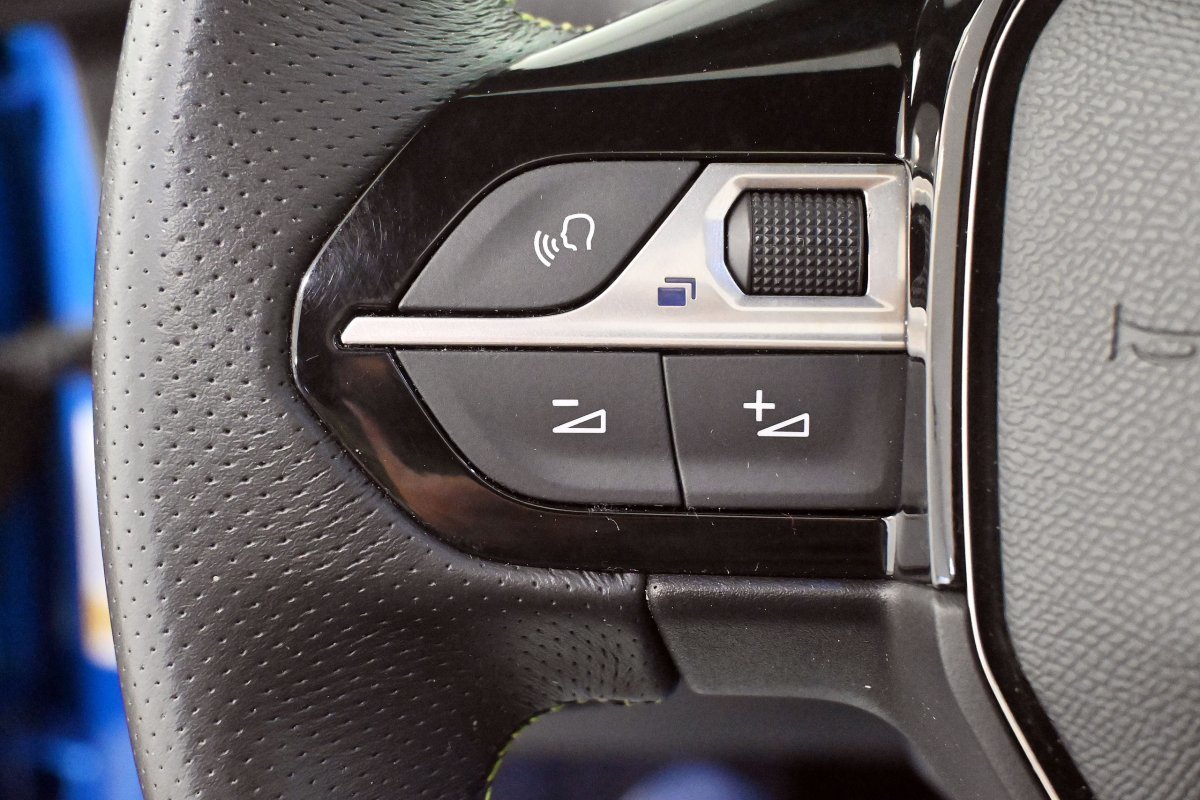 Foto Peugeot e-2008 39