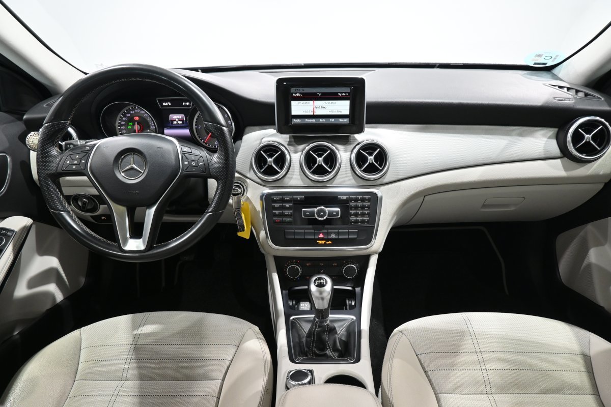 Foto Mercedes-Benz Clase GLA 18