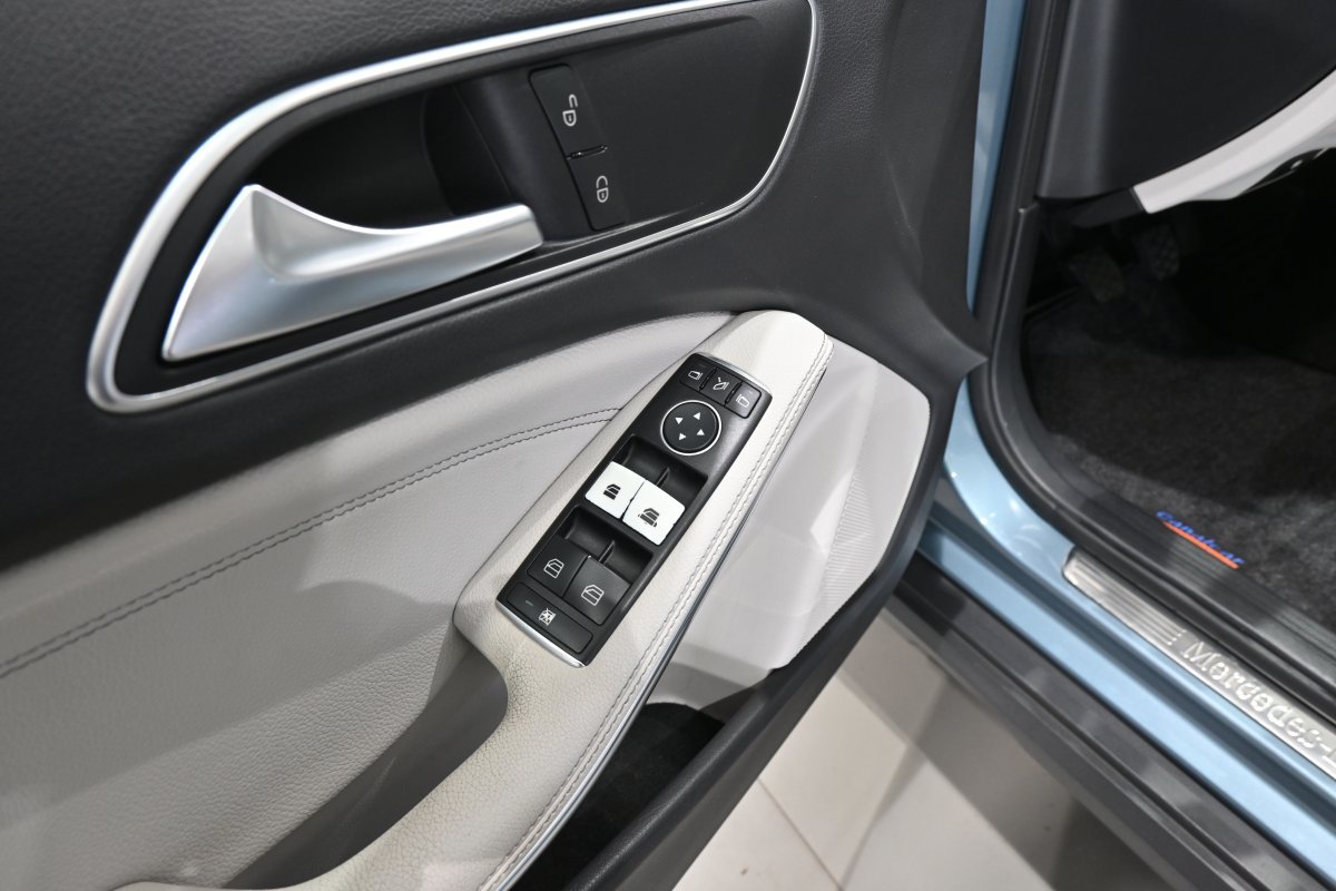 Foto Mercedes-Benz Clase GLA 26