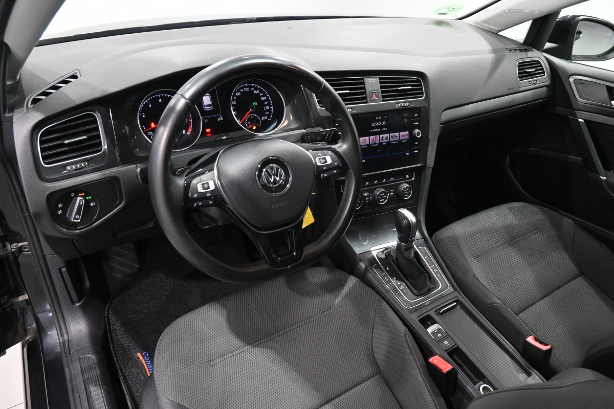 Foto Volkswagen Golf 8