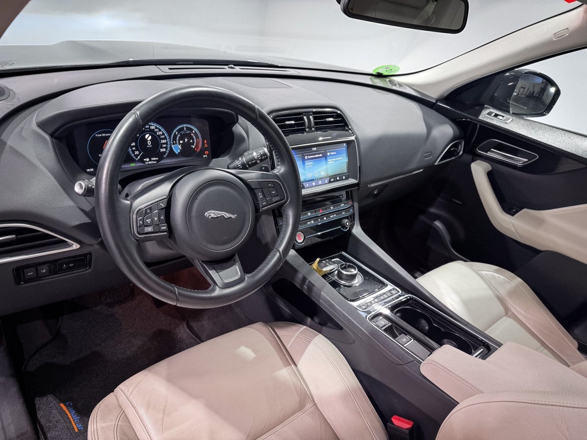 Foto Jaguar F-Pace 9