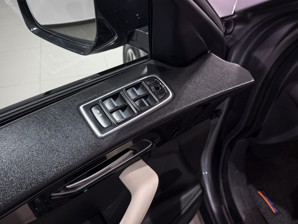 Foto Jaguar F-Pace 28