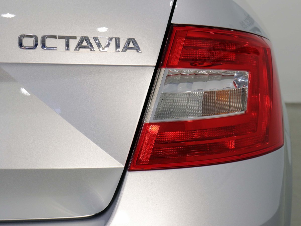 Foto Skoda Octavia 10