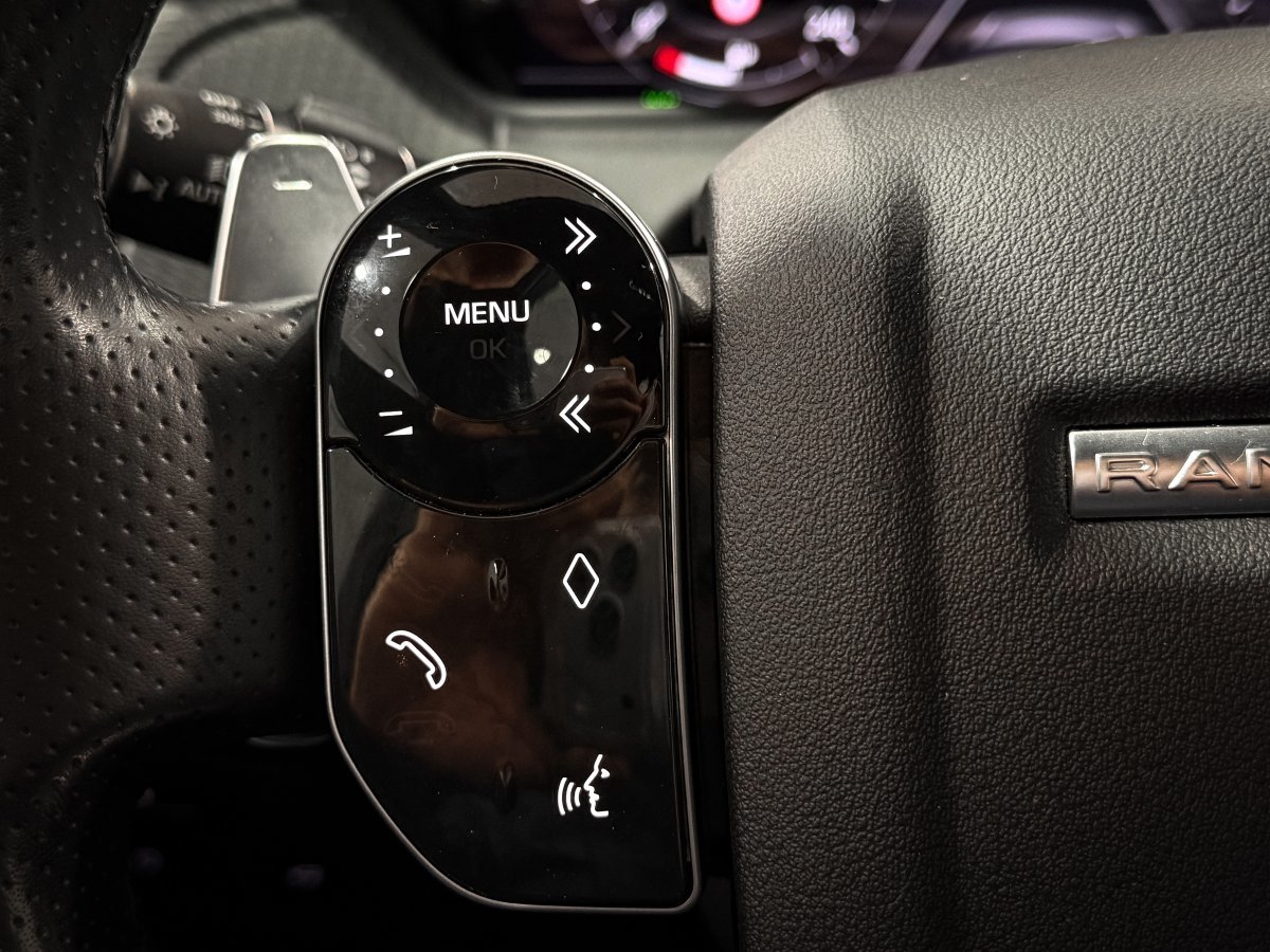 Foto Land-Rover Range Rover Velar 21