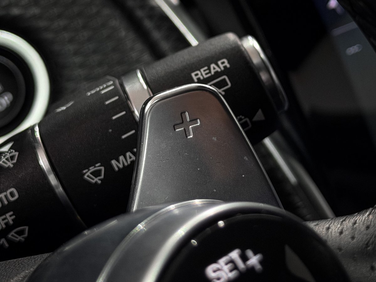 Foto Land-Rover Range Rover Velar 24