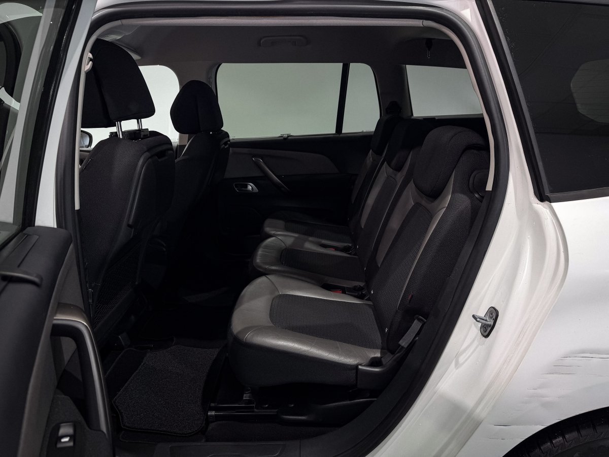 Foto Citroën Grand C4 SpaceTourer 11