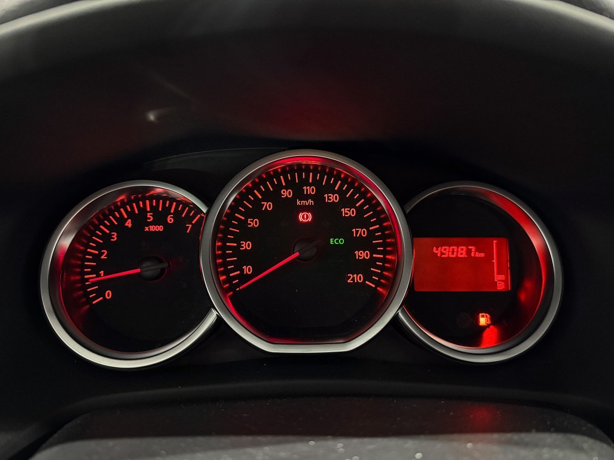 Foto Dacia Sandero 14