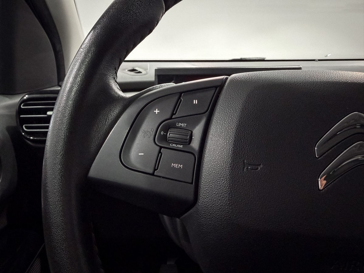 Foto Citroën C4 Cactus 20