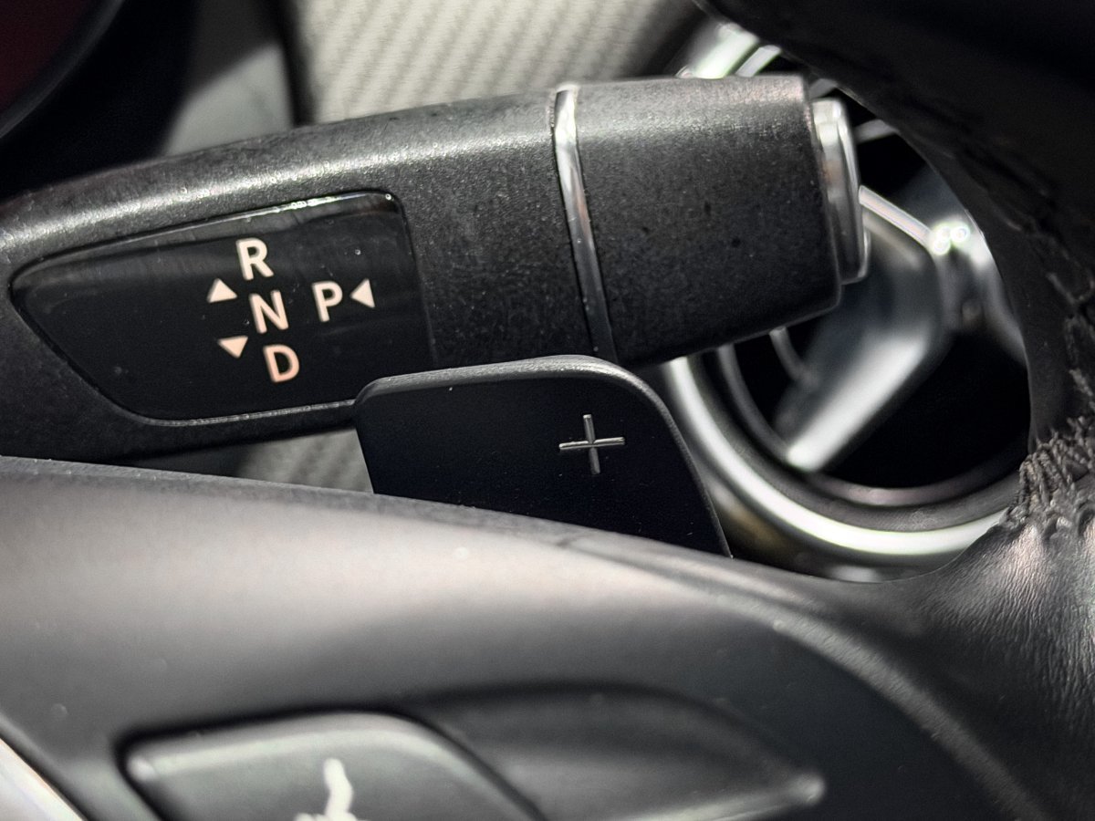 Foto Mercedes-Benz Clase GLA 24