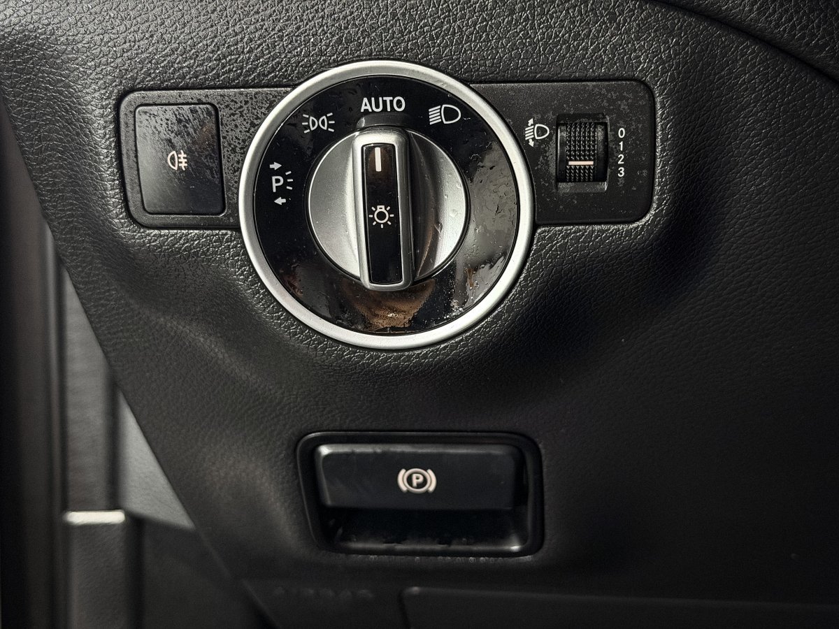 Foto Mercedes-Benz Clase GLA 29