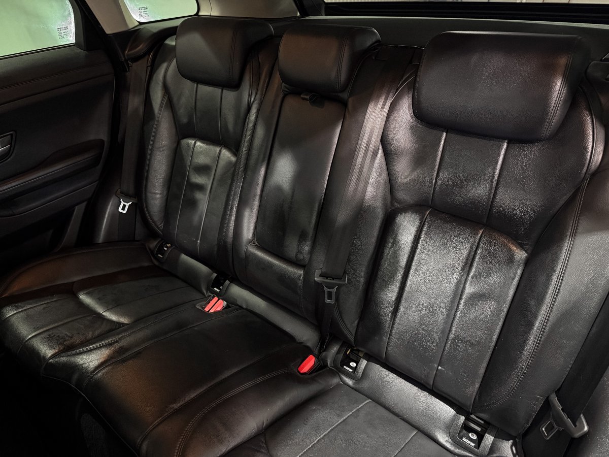 Foto Land-Rover Range Rover Evoque 12