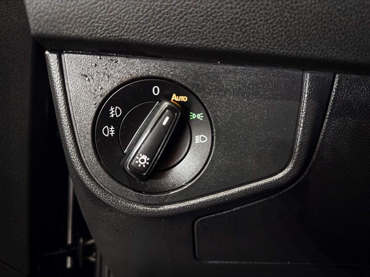 Foto Volkswagen Taigo 25