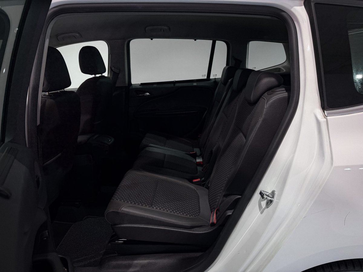 Foto Opel Zafira 11