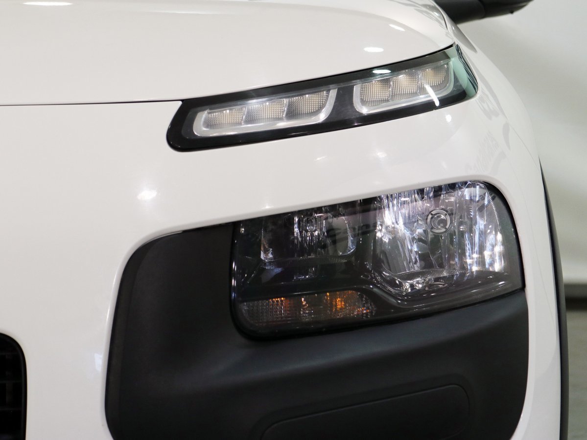 Foto Citroën C4 Cactus 12