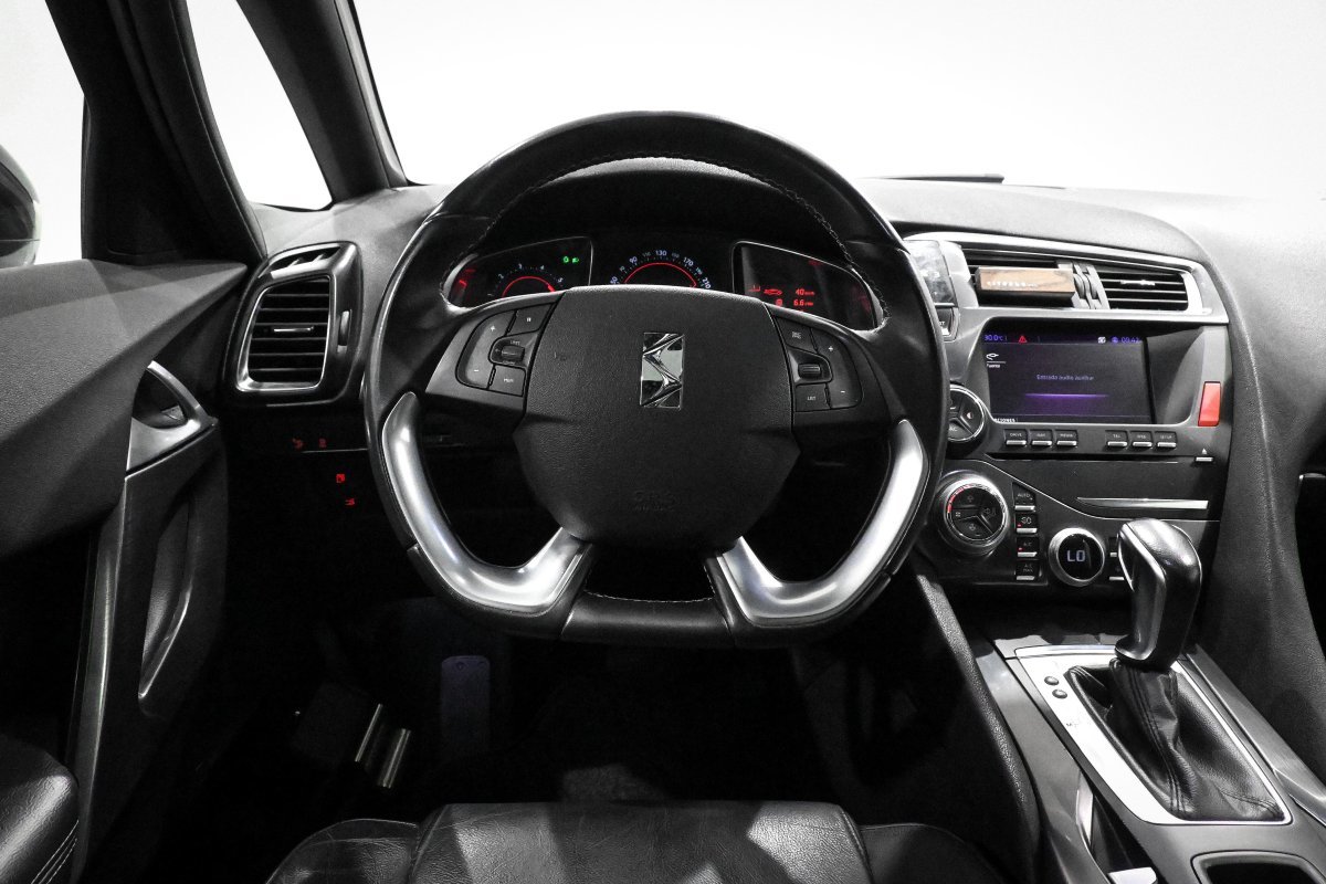 Foto DS Automobiles DS 5 25