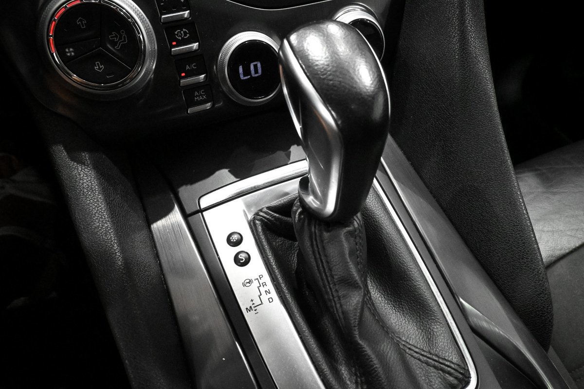 Foto DS Automobiles DS 5 27