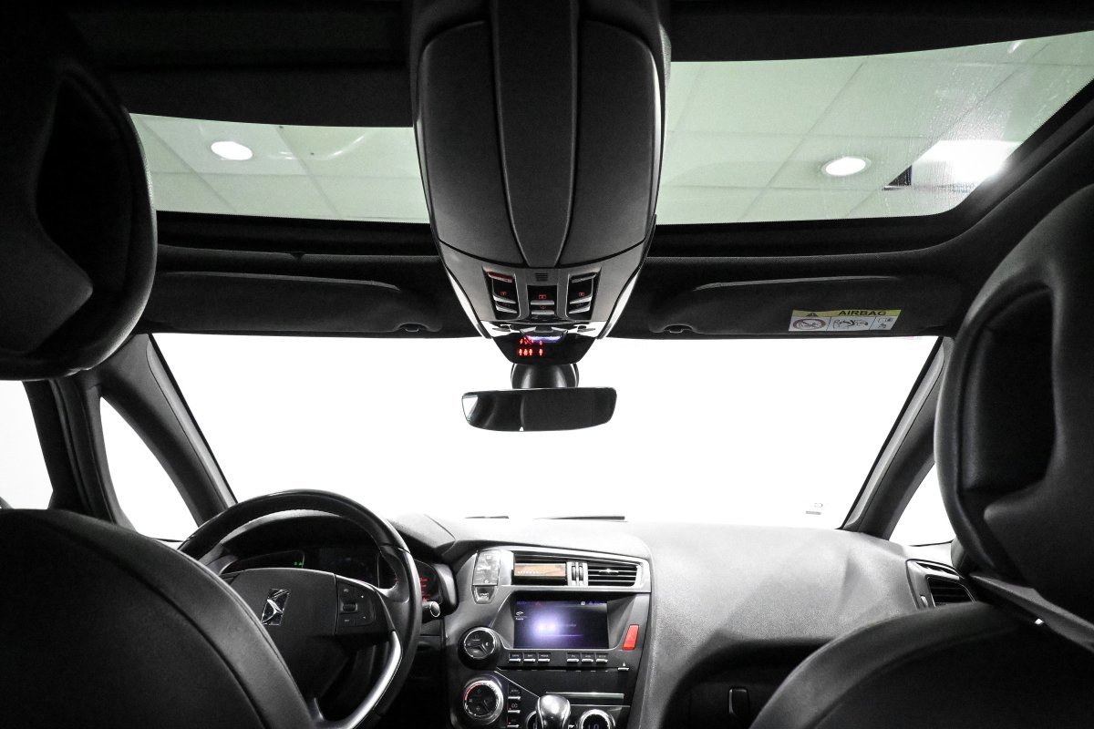 Foto DS Automobiles DS 5 33