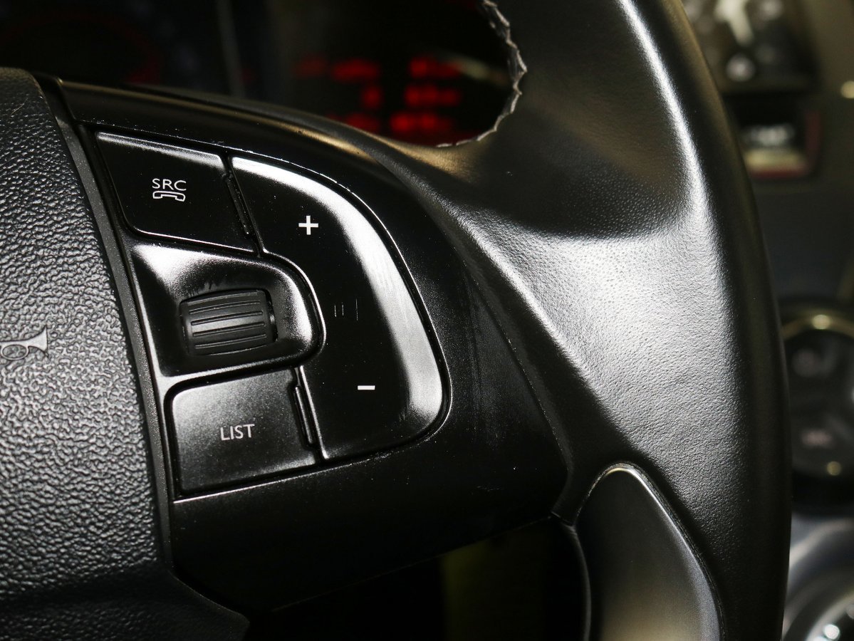 Foto DS Automobiles DS 5 27