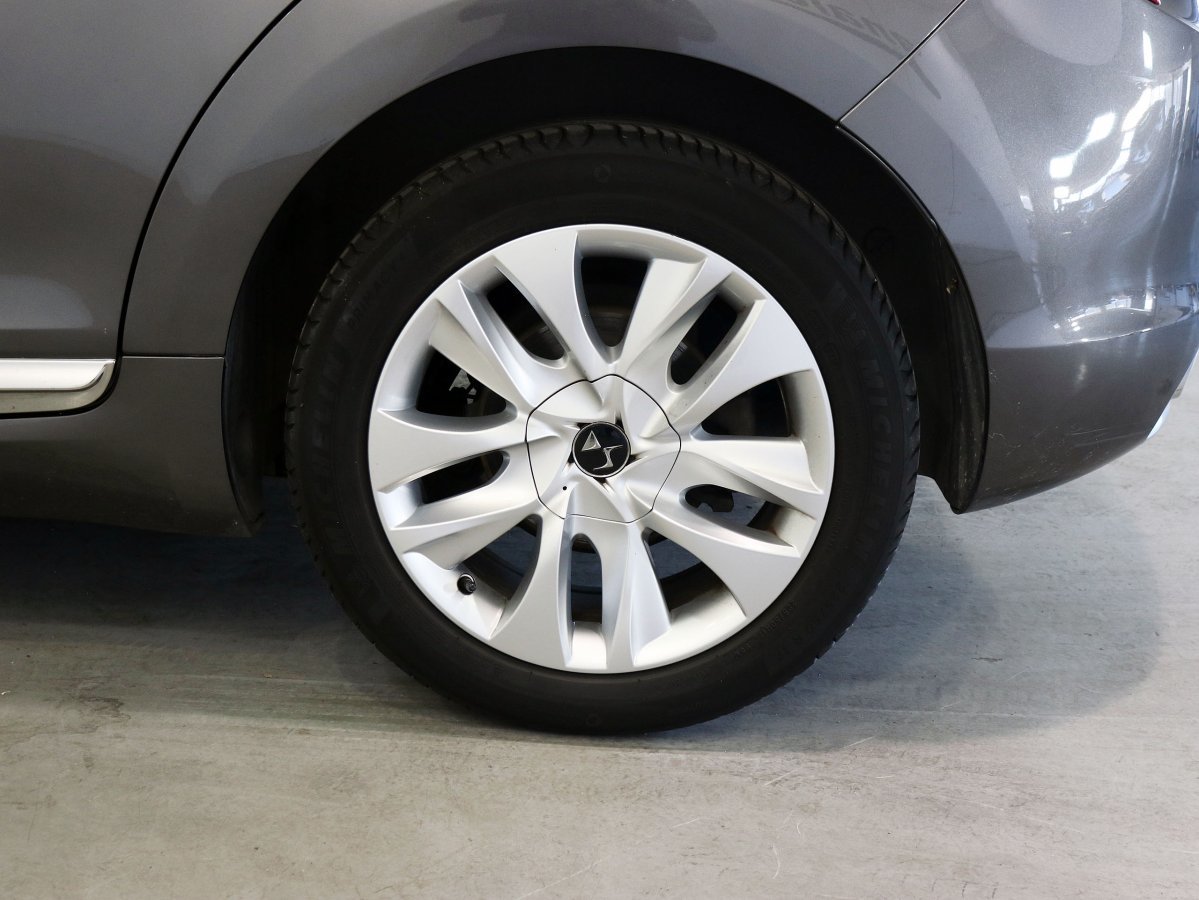 Foto DS Automobiles DS 5 29