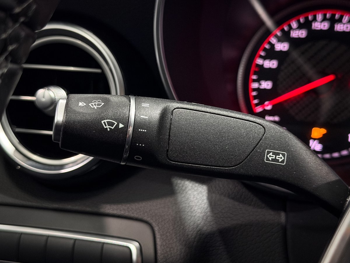 Foto Mercedes-Benz Clase C 25