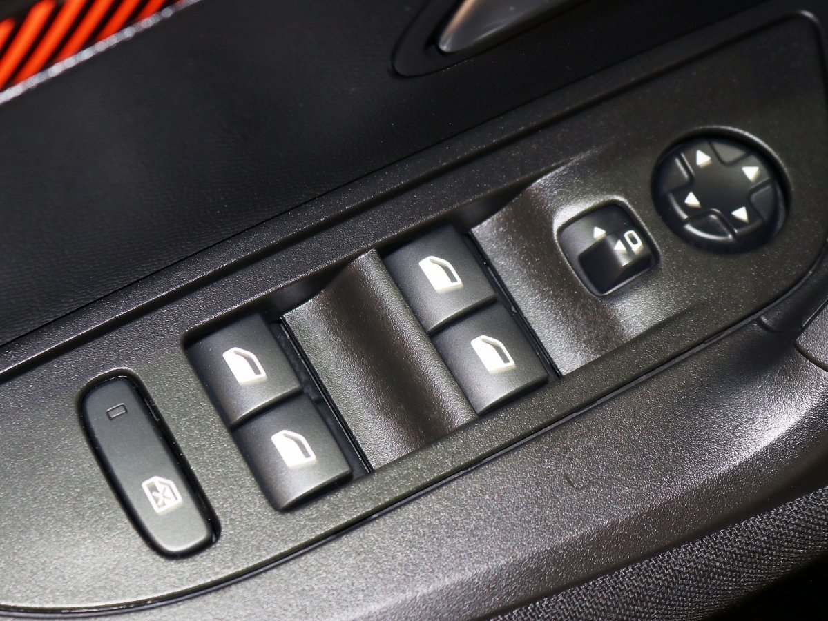 Foto Peugeot 2008 23