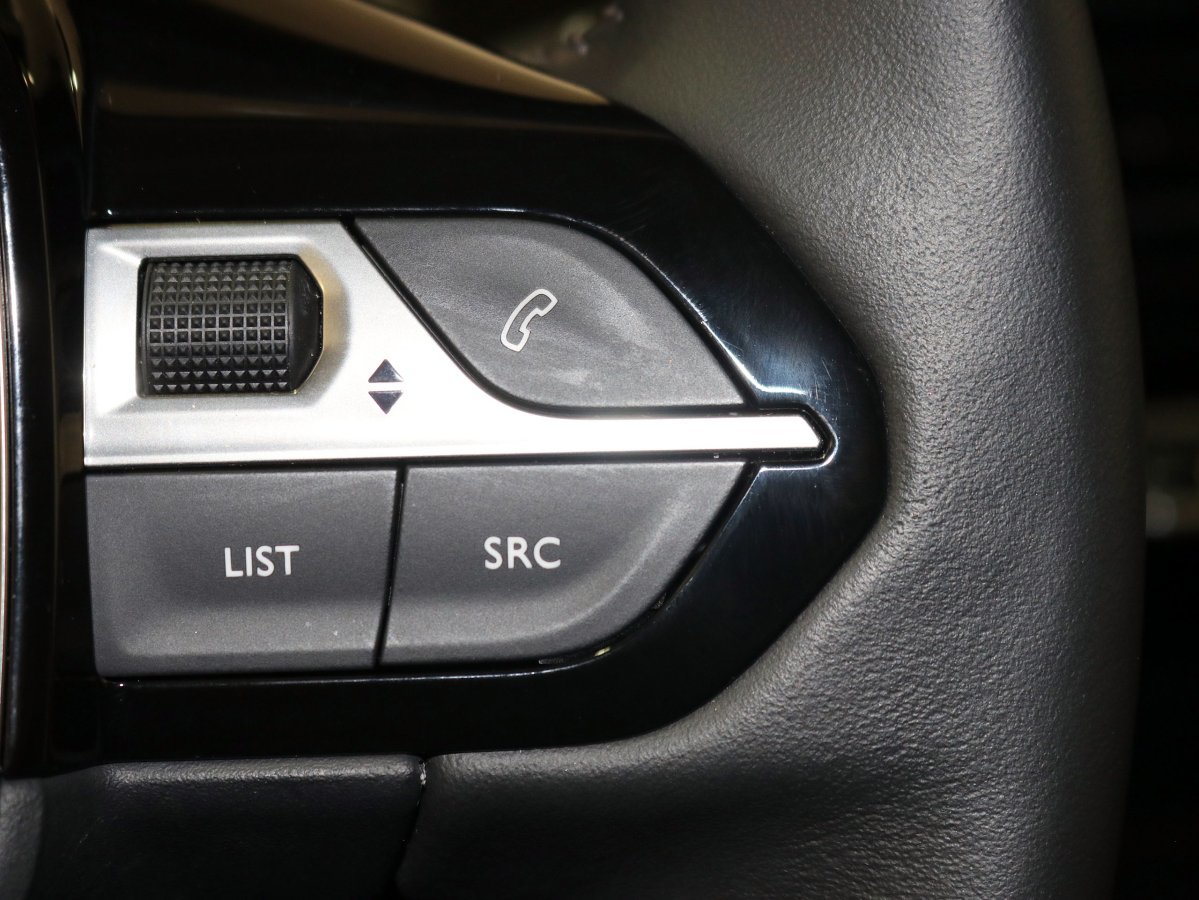 Foto Peugeot 2008 28