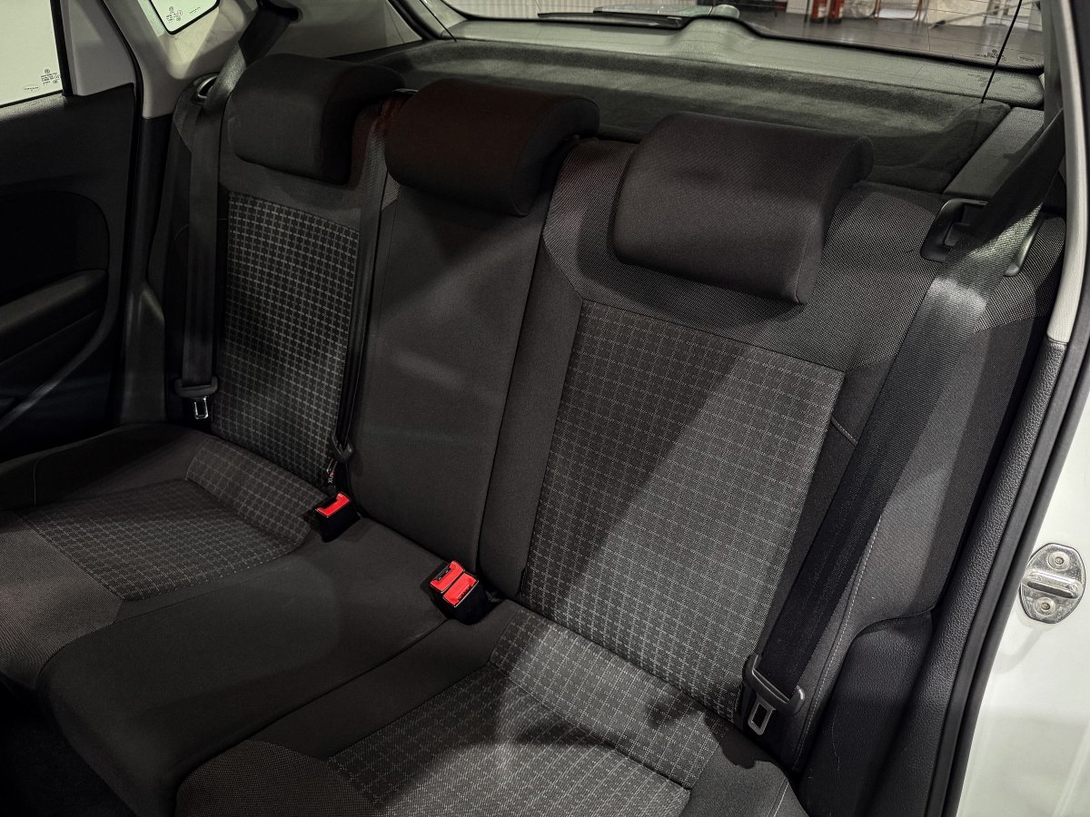 Foto Volkswagen Polo 12