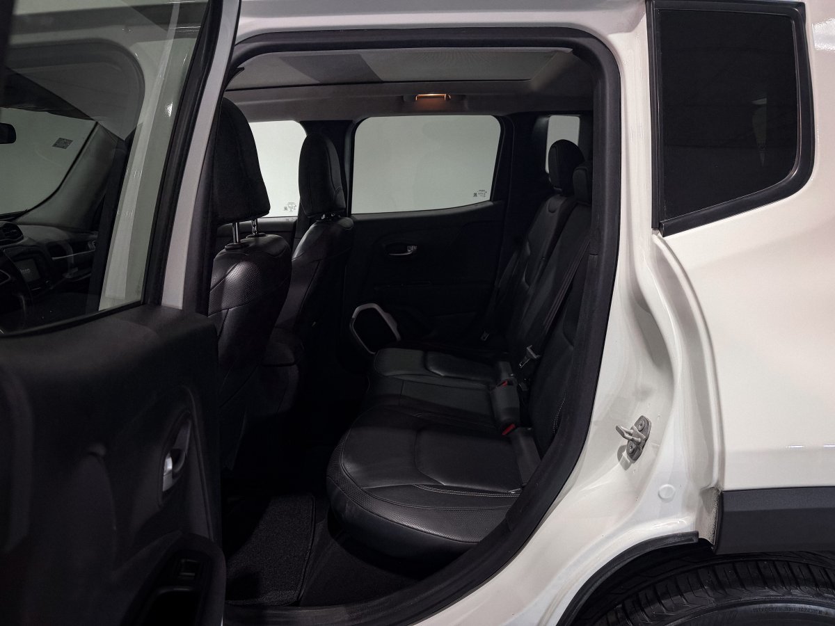 Foto Jeep Renegade 11