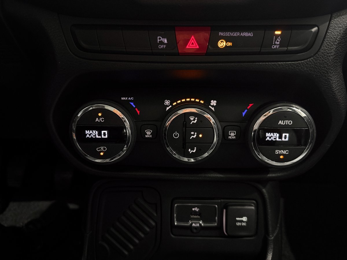 Foto Jeep Renegade 16