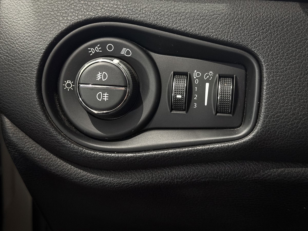 Foto Jeep Renegade 26